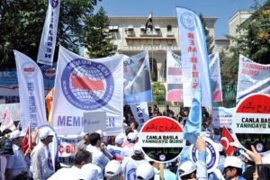 Sendikalar Mısır'daki askeri darbeyi protesto etti