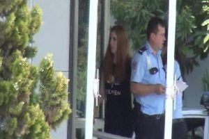 Femen eylemcisi g&ouml;zaltında