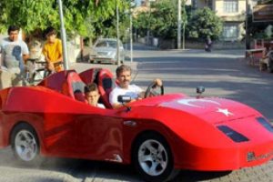 T&uuml;rk yapımı Ferrari g&ouml;renleri şaşırtıyor!