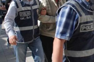 Hırsızlık i&ccedil;in girdi, tuvalette yakalandı
