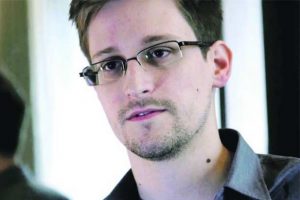 Snowden'dan 6 &uuml;lkeye sığınma talebi!