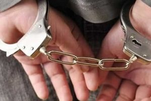 Ş&uuml;pheli ara&ccedil;tan esrar &ccedil;ıktı