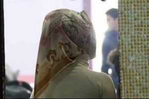 Baş&ouml;rt&uuml;l&uuml; memura ilk vize b&ouml;yle &ccedil;ıktı