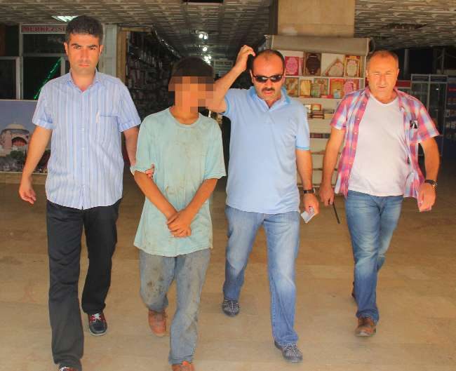 Hırsızlık i&ccedil;in girdiği camide yakalandı