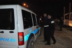 Polis arabasının &ccedil;arptığı kişi hayatını kaybetti