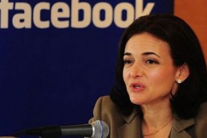Facebook y&ouml;neticisi kıl payı kurtuldu