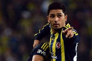 Beşiktaş Sezer &Ouml;zt&uuml;rk'&uuml; resmen a&ccedil;ıkladı