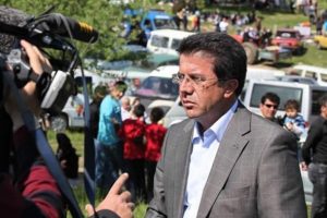 Nihat Zeybek&ccedil;i'ye acı haber
