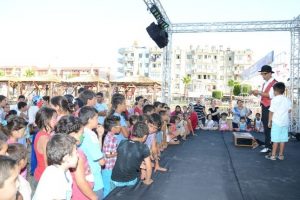 &Ccedil;ocukların festival coşkusu