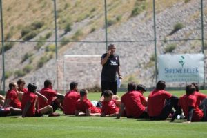 Gol sevinci, takımın y&uuml;z&uuml;d&uuml;r