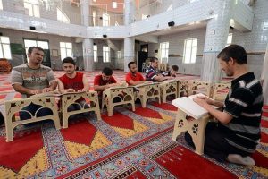 Kur'an-ı Kerim'i g&ouml;n&uuml;l g&ouml;zleriyle okuyorlar