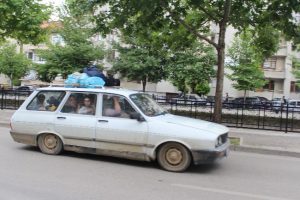 Bir otomobilde 11 kişi