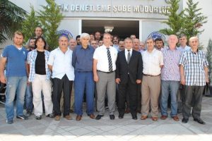Tayini &ccedil;ıkan polislere plaket