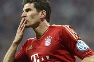 Mario Gomez artık resmen &Ccedil;izme'de!