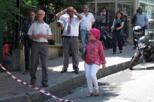 AVM'de gaz kokusu paniği