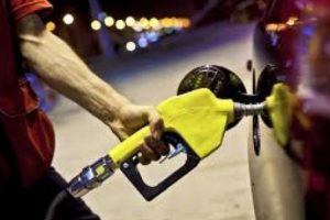 Benzine zam geldi