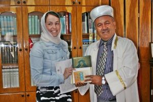 Rus Anastasiya m&uuml;sl&uuml;man oldu