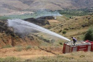 Yangın ormanlık alana sı&ccedil;ramadan s&ouml;nd&uuml;r&uuml;ld&uuml;