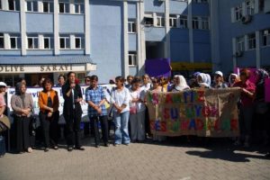 "Konuşanlar i&ccedil;erde, tecav&uuml;zc&uuml;ler dışarda"