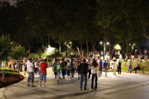 Vatandaş Gezi Parkı'na akın etti