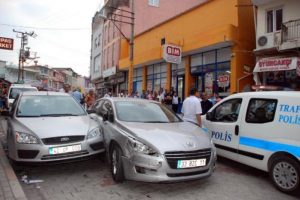 Kadın s&uuml;r&uuml;c&uuml; dehşet sa&ccedil;tı
