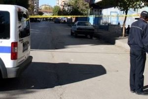 Hamile eşini d&ouml;verek &ouml;ld&uuml;rd&uuml;