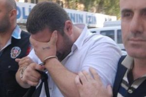 PTT soyguncusunu otomobil ele verdi