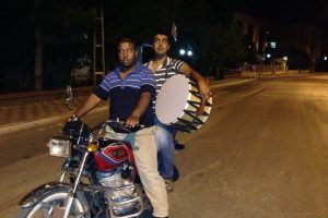 Motorize davulcular iş başında