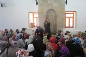 Camide kadınlara konferans