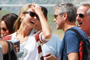 Sevgilisi George Clooney'i terk etti