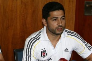 Sezer &Ouml;zt&uuml;rk'&uuml; kızdıran soru!
