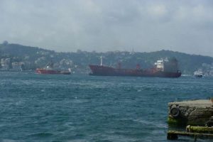 İstanbul Boğazı'nda faciaya kıl payı