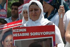 Aile i&ccedil;i cinayet davasında baba- oğla tahliye yok