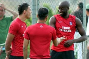 Sol Bamba antrenmana &ccedil;ıktı