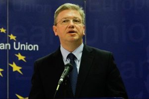 AB Komisyonu, g&ouml;zaltılardan endişeli