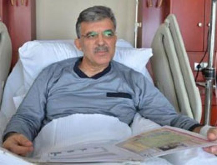 Abdullah G&uuml;l ameliyat oldu
