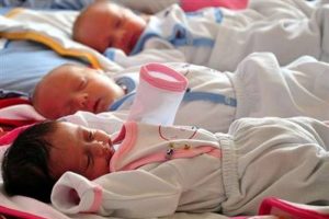 Yılda 16 milyon kadın erken yaşta anne oluyor
