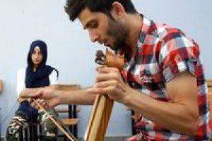 Kemen&ccedil;e &ccedil;alarak cezasını &ccedil;ekiyor