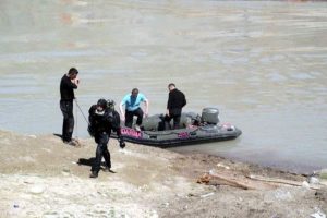 Jandarma  boğulan gen&ccedil; i&ccedil;in harekete ge&ccedil;ti
