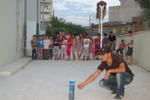 &Ccedil;ocukların iftar topu merakı