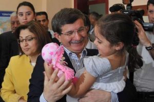 Bakanlar Suriyeli &ouml;ğrencilerle