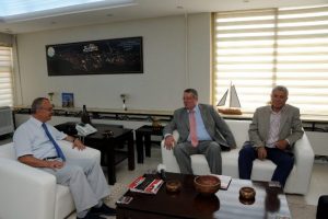Bursa'dan Manisa Belediyesi'ne &ouml;vg&uuml;...