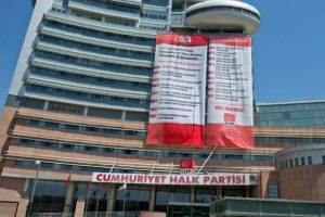 Kılı&ccedil;daroğlu'nun '&ouml;zg&uuml;rl&uuml;k ve demokrasi' &ccedil;ağrısı