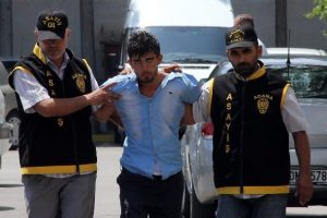 Kuyumcu soyguncusundan ilgin&ccedil; &ccedil;ıkış