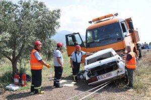 Feci kaza: 2 &ouml;l&uuml;