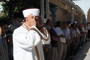 &Ouml;len Mısırlılar i&ccedil;in gıyabi cenaze namazı