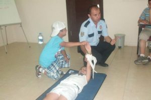 Polis &ccedil;ocuklarına ilk yardım eğitimi