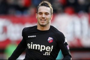Rodney Sneijder'in &ouml;n&uuml;nde engel kalmadı!