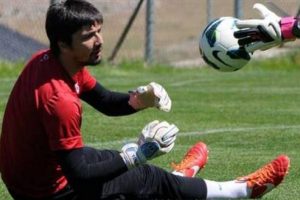 Tolga Zengin Trabzonspor'da kaldı