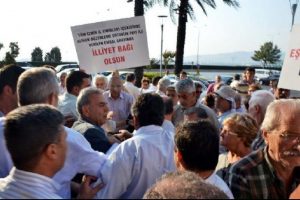Başkan Kocaoğlu, Bal&ccedil;ova arsa mağdurları ile tartıştı